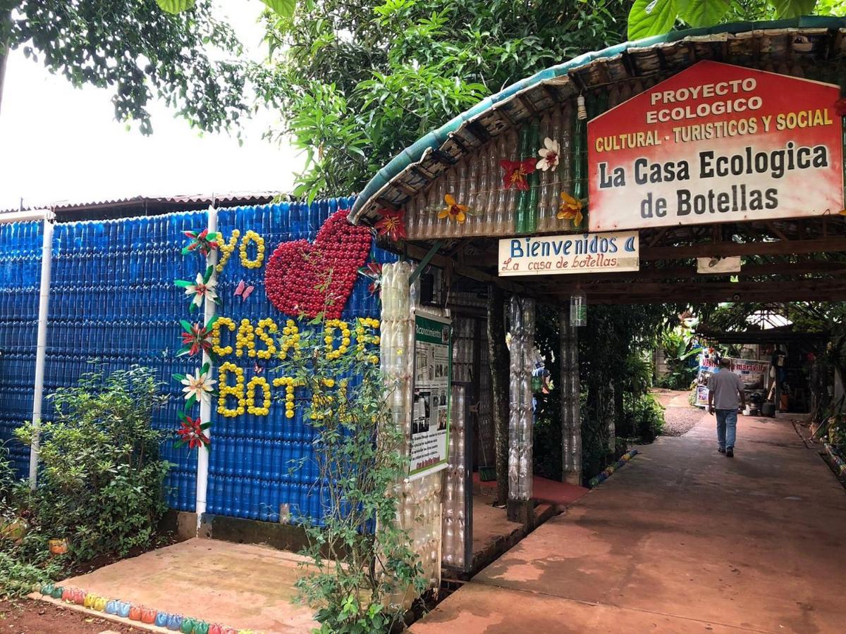 Hostel El Amanecer Puerto Iguazu Exterior photo